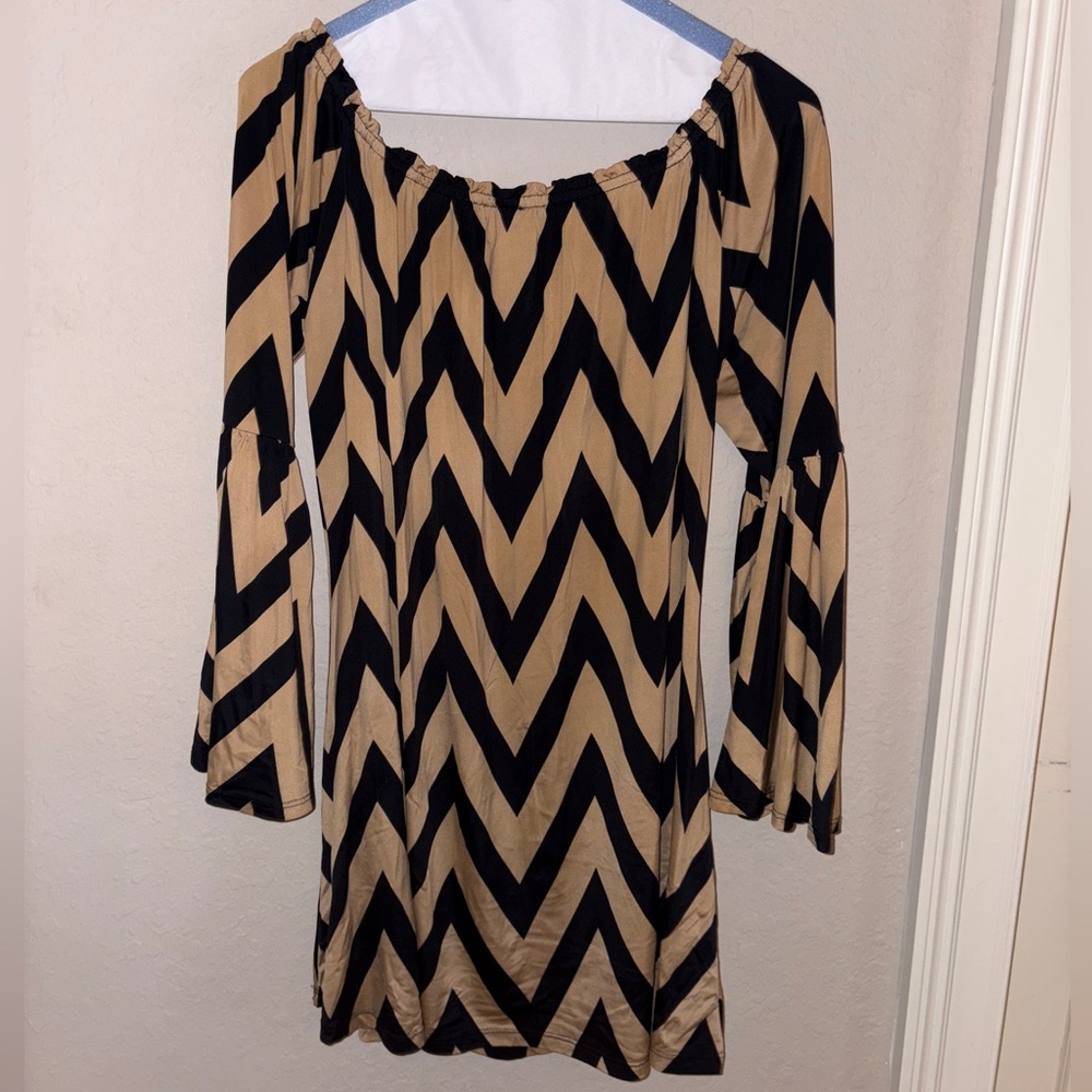Yahada Beige and Black Chevron Dress